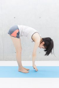 ストレッチする女性